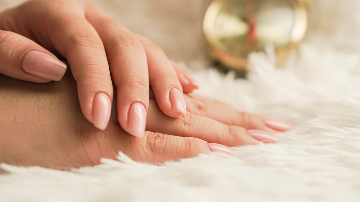 Vergelijking korte praktische en lange esthetische nagels