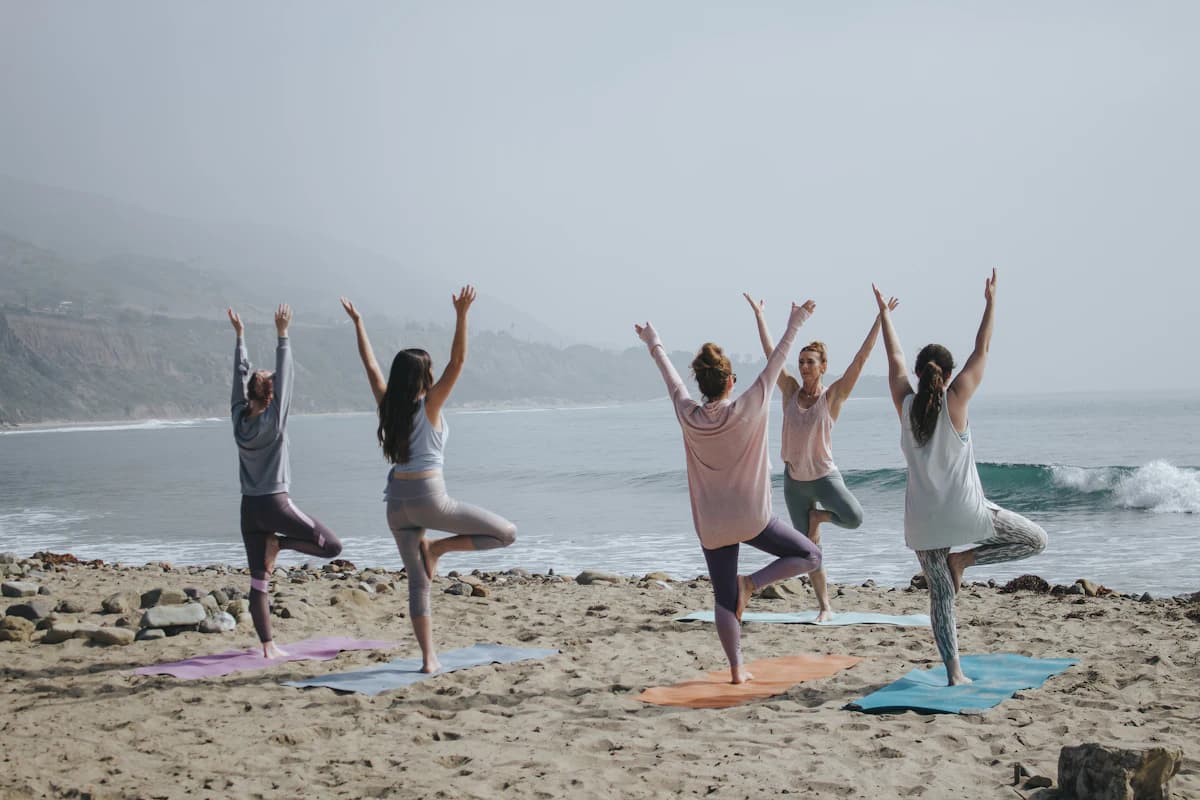Holistische lifestyle coach werkt met cliënt aan voeding, beweging en mindset gecombineerd